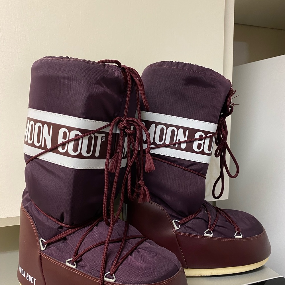 NEW MOON BOOT